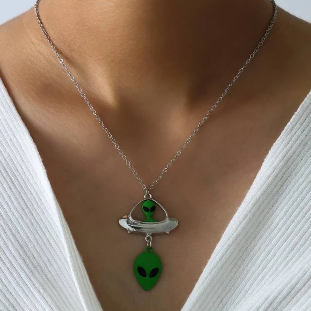 👽 Awesome Alien Spaceship Necklace 👽